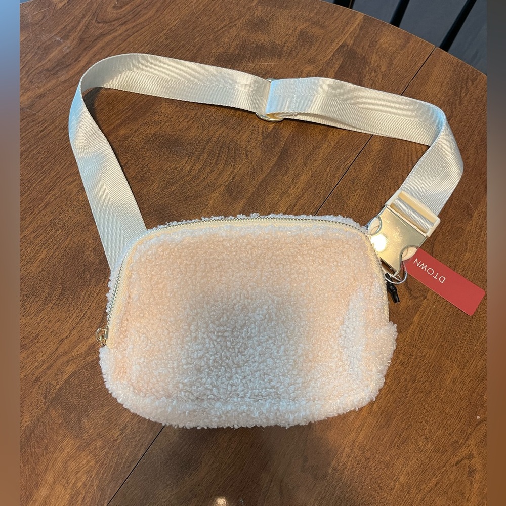 Belt bag in soft fleece NEW WITH TAGS